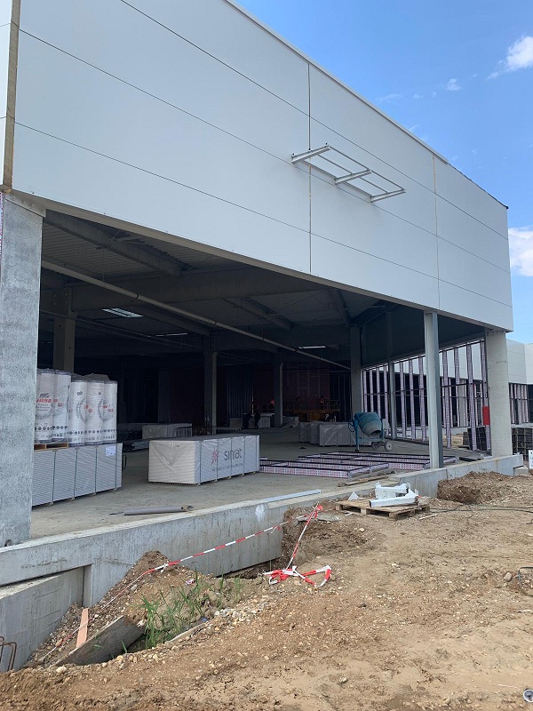 fatada perete cortina auchan satu mare