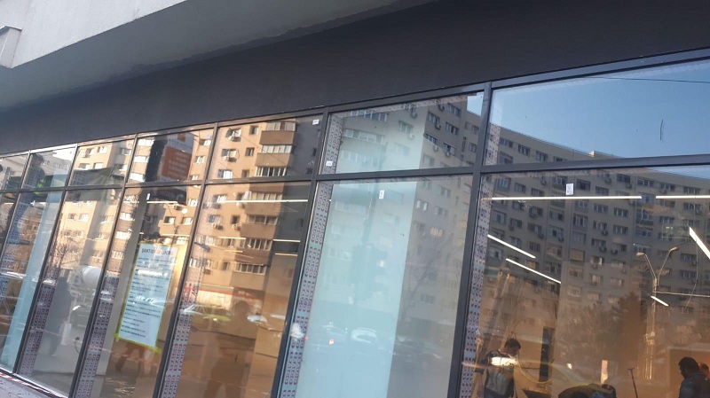 fatada perete cortina my auchan banu manta